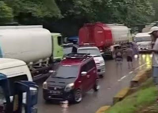 Arus lalulintas Sitinjau Lauik