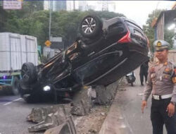 Insiden Pajero Terbalik Ganggu Lalu Lintas Arah Kuningan
