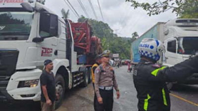 Kecelakaan Tunggal di Palupuh Ganggu Arus Kendaraan