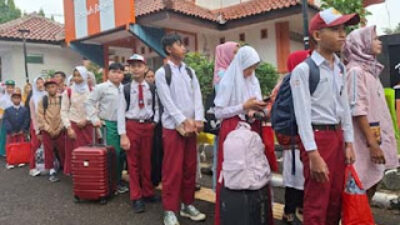 Pemerintah Siapkan 15 Ribu Laptop untuk Siswa Sekolah Rakyat