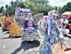 Generasi Muda Tampilkan Kreativitas di Pawai Alegoris Kabupaten Agam