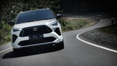 Toyota Yaris Cross Diuji Tabrak, Ini Hasilnya.