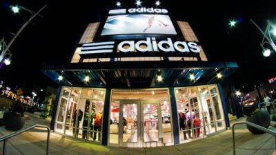 Pemerintah Meksiko bakal melayangkan gugatan ke Adidas usai dirilisnya produk sandal yang desainnya mirip dengan alas kaki tradisional ala Meksiko.