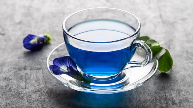 Teh telang, salah satu minuman sehat di pagi hari saat perut kosong.