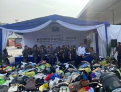 TNI AL dan Bea Cukai Gagalkan Peredaran Balpress Ilegal