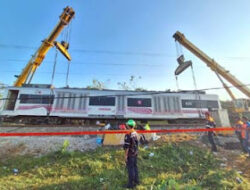 Kereta Anjlok, Penumpang Diminta Refund atau Ubah Jadwal
