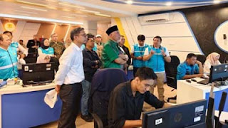 Gubernur Mahyeldi cek command center PLN