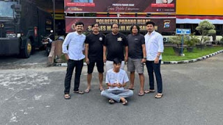 Tim Klewang Satreskrim Polresta Padang ciduk drivel ojol pelaku pencurian iPhone.