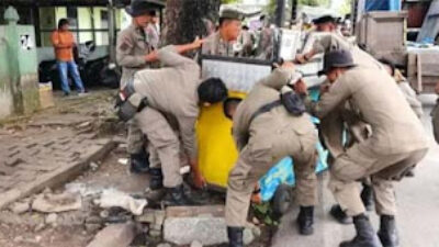 Tim Gabungan Amankan Lapak PKL yang Langgar Perda Ketertiban