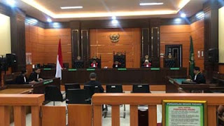 Kasipidum Kejari Solok Selatan, Moch Taufik Yanuarsyah, memberikan keterangan