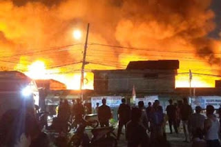 Kebakaran melanda Pasar Pejuang Pratama, Harapan Indah, Kota Bekasi