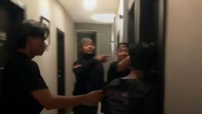 Tim Buser menggerebek salah satu hotel yang diduga jadi tempat persembunyian pelaku begal