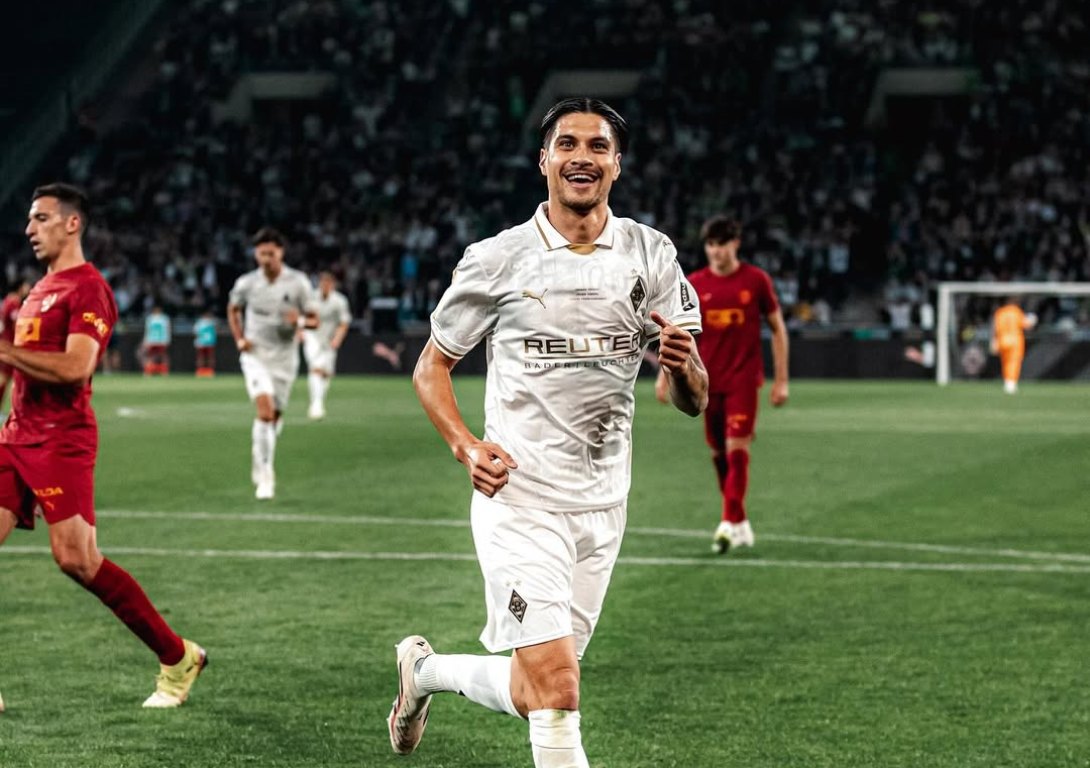 Gerardo Seoane siap menjadikan Kevin Diks starter di Borussia Monchengladbach.