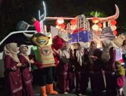 Pawai Telong-Telong HJK Padang, Semen Padang Tampilkan Ikon Pabrik