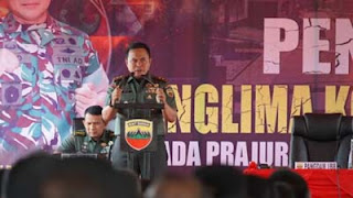 Panglima Komando Daerah Militer (Pangdam) memberikan pengarahan