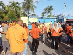 Empat Bulan Tak Digaji, Buruh Protes