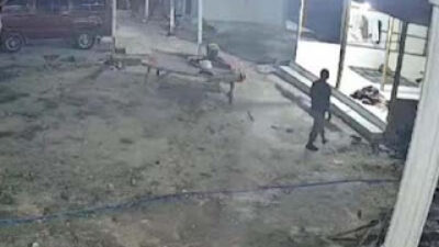 Aksi Pencurian Daster dan CD Wanita Terekam CCTV