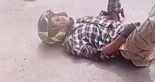 Seorang pemuda pengendara sepeda motor nyaris mengalami kecelakaan serius