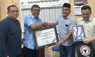 Direktur Utama PT Semen Padang, Pri Gustari Akbar, dalam acara silaturahmi