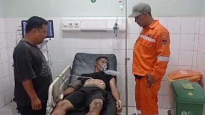 Salah satu korban terseret ombak