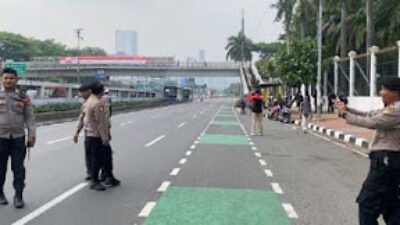 Pengendara diimbau untuk menghindari kawasan Gedung DPR saat aksi demonstrasi buruh