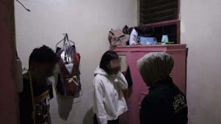 Satpol PP Padang amankan muda-mudi yang keluyuran.