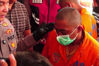 Tersangka mencuri sepeda motor