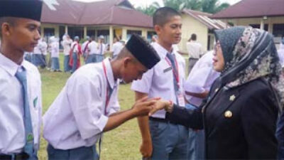 Pelajar Dharmasraya Terpilih Ikut Pengibaran Bendera di Istana Negara