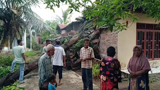 Angin kencang yang melanda Desa Batu Tunggal.