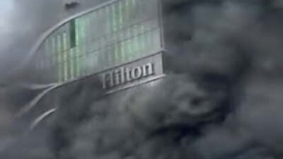 Demonstran Nepal menghancurkan dan membakar puluhan hotel di berbagai kota.