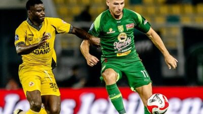 Semen Padang Tertahan, Persebaya Panen Poin Kandang