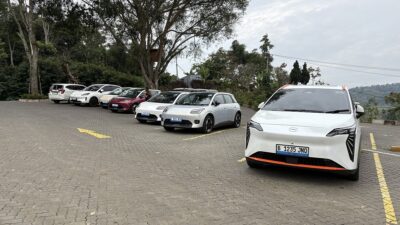 Begini Cara Berkendara Mobil Listrik Agar Tidak Boros Daya