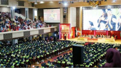 Wisuda ke-140 UNP, 3.673 Lulusan Siap Hadapi Tantangan Global