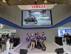 Yamaha Tawarkan Xmax TechMAX 2025 dengan Electric Adjustable Screen dan Jok Eropa