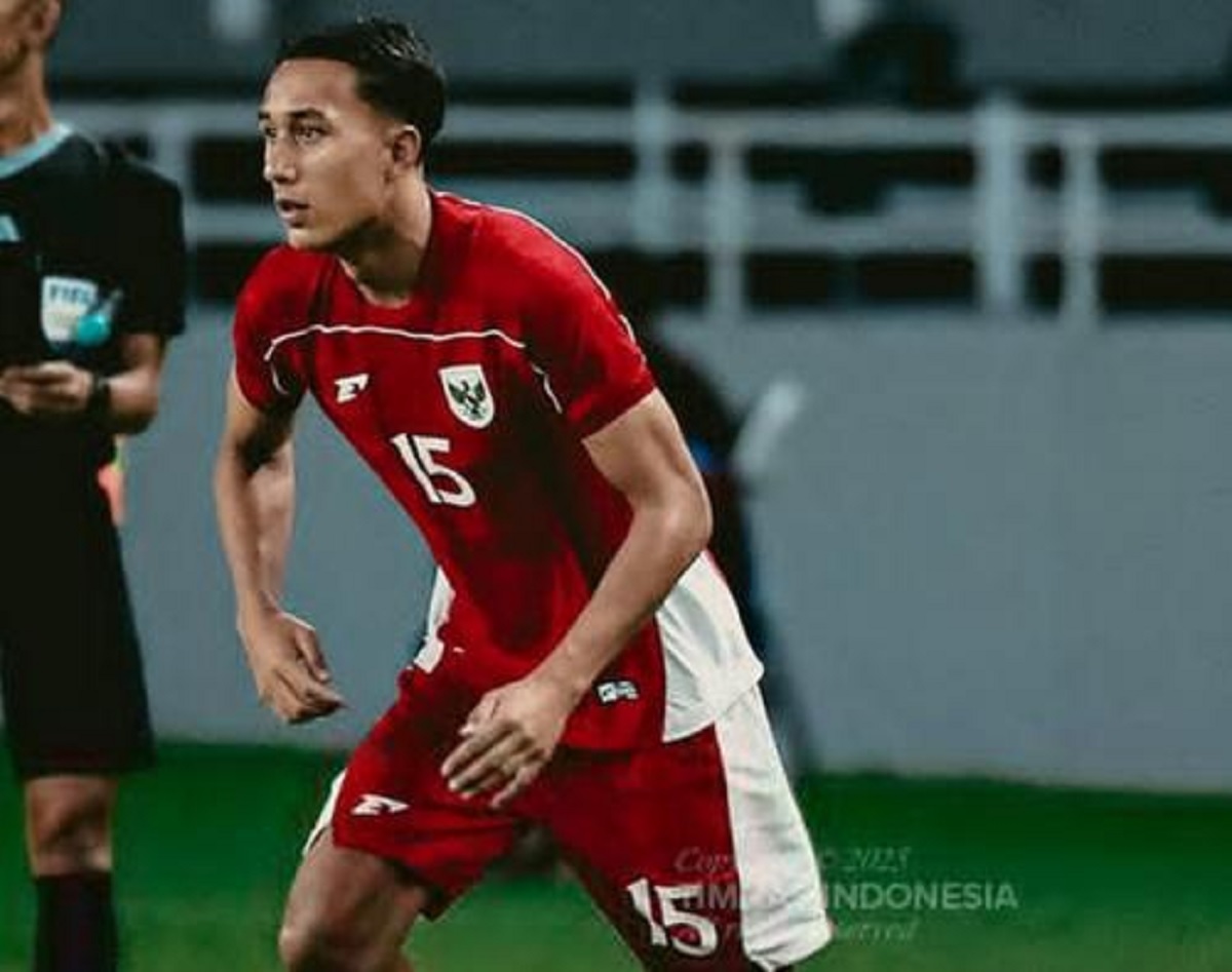 Miliano Jonathans kala membela Timnas indonesia.