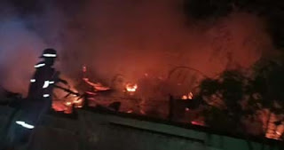 Kebakaran terjadi di kantin SMA 16 Padang Kecamatan Kuranji