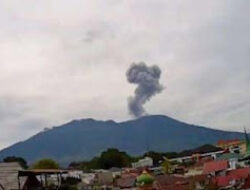 Masyarakat Diminta Jauhi Radius 3 Km dari Kawah Marapi