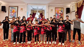 Pemkab Solok melepas atlet wushu Kabupaten Solok yang akan berlaga dalam kejuaraan tingkat provinsi.