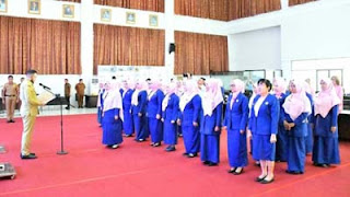 Wali Kota Padang, Fadly Amran, resmi melantik pengurus Gabungan Organisasi Wanita (GOW)