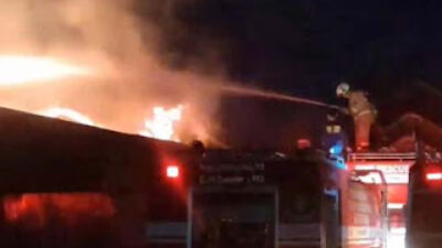 Seluruh Isi Gudang Mebel Hangus Akibat Korsleting Listrik