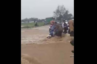 Sejumlah ASN Pemkab Pesisir Barat, Lampung, terjebak banjir bandang