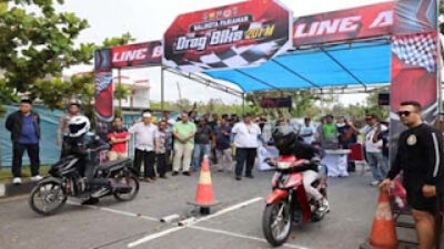 Ratusan pebalap berlaga di iven Drag Bike Walikota Pariaman Cup Tahun 2025.
