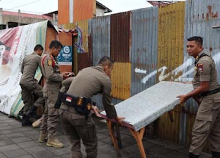 Satuan Polisi Pamong Praja (Satpol PP) Kota Padang kembali melakukan penertiban