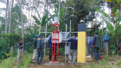 BNPB menambah unit alat peringatan dini banjir lahar dingin di kawasan Gunung Semeru.