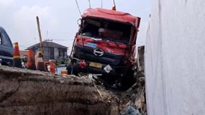 Puluhan Korban Luka-luka Akibat Tabrakan Truk Tangki di Bogor