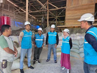 PLN UP3 Solok dan PLN ULP Silungkang melakukan penyalaan listrik