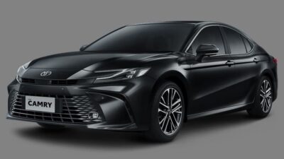 Toyota Camry Terbaru Meluncur Dibanderol Mulai Rp820 Juta, Intip Ubahannya.