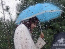 BMKG, Cuaca Ekstrem Ancam Berbagai Daerah, Potensi Banjir dan Kebakaran Lahan Meningkat