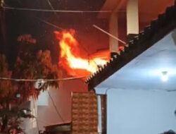 Kebakaran di Belakang Puskesmas Pengadegan Terkendali