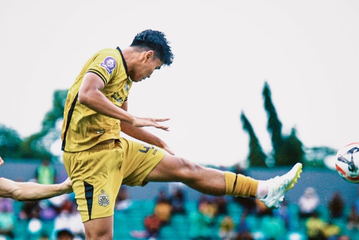 Simak adu gaji Muhammad Ferarri sebagai Bripda Polri dan pemain Bhayangkara FC.